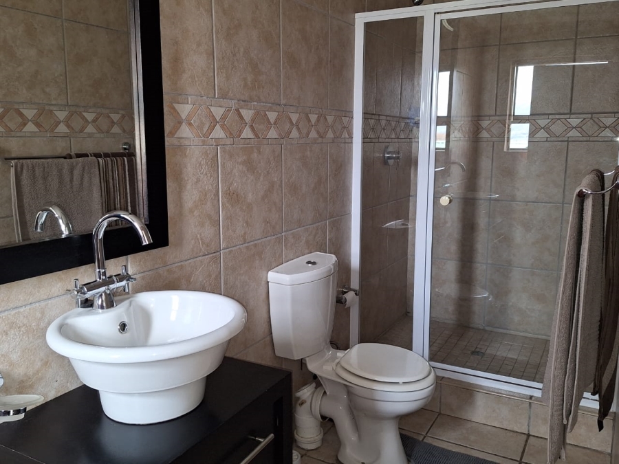 5 Bedroom Property for Sale in Caribbean Beach Club North West